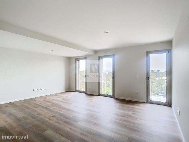 Apartamento T3 com varanda em Vila Nova Gaia