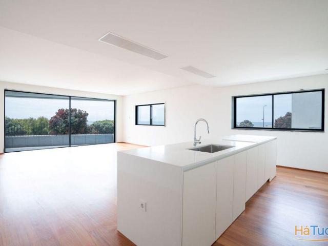 Apartamento T3 com Varanda em Canidelo | 26064066109