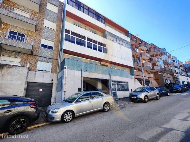 Apartamento T3 com varanda em Cruz de Pau