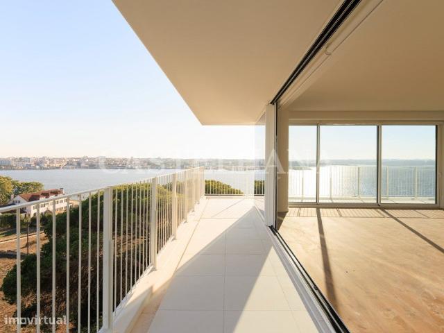 Apartamento T3 com varanda em novo empreendimento no Seixal Setbal