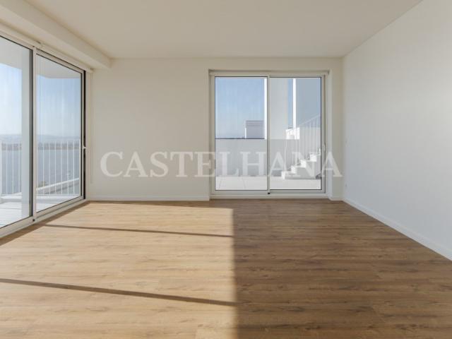 Apartamento T3 com varanda em novo empreendimento no Seixal