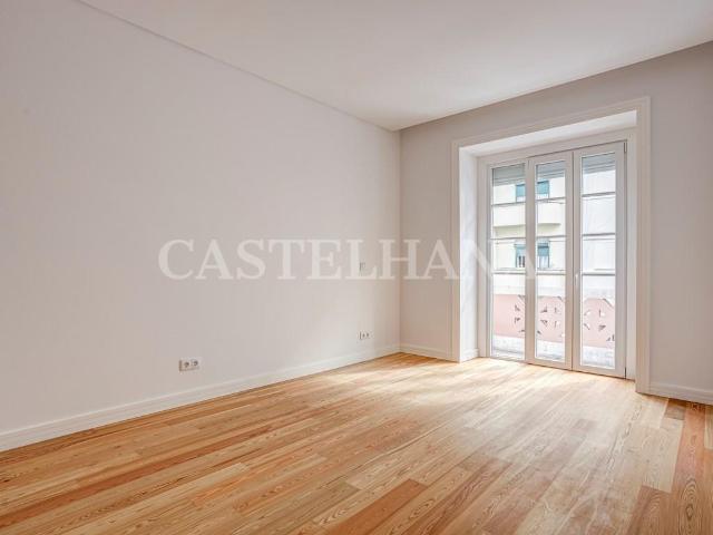 Apartamento T3 com varanda em novo empreendimento em Arroios. 126m² Arroios