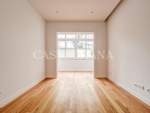 Apartamento T3 com varanda em novo empreendimento em Arroios. 126m² Arroios
