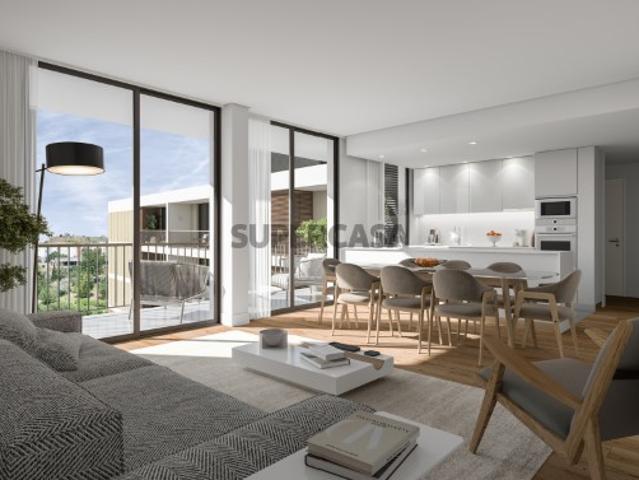 Apartamento T3 com varanda em novo empreendimento em Carnaxide