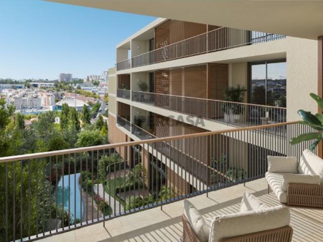 Apartamento T3 com varanda em novo empreendimento em Carnaxide