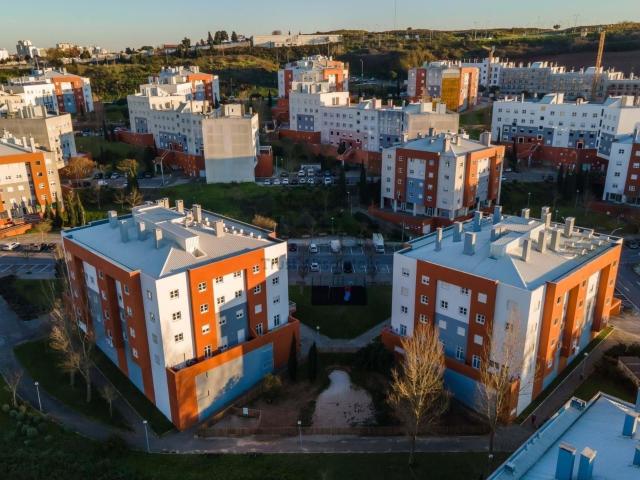 Apartamento T3 com Varanda na Urbanização Casas do Lago 140m² Venteira