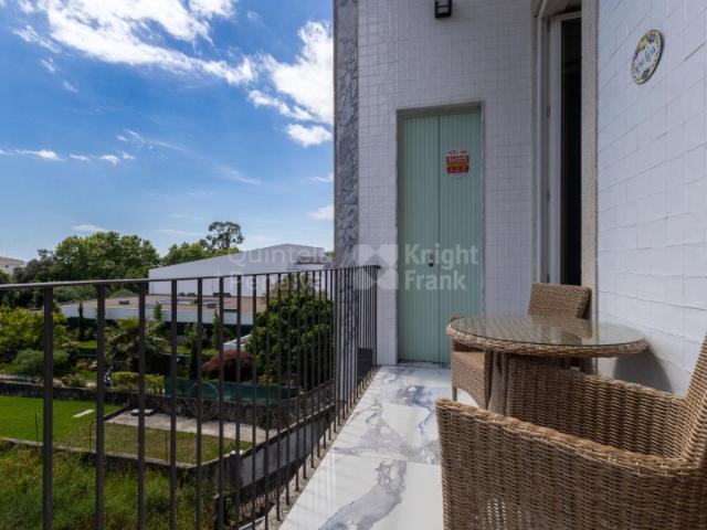 Apartamento T3 com varanda no centro do Porto