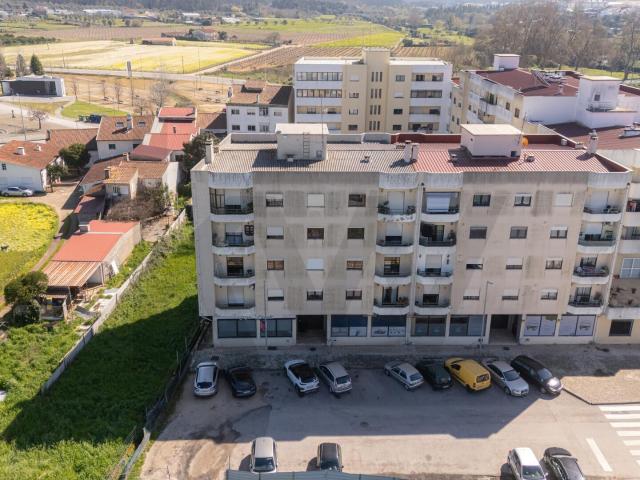 Apartamento T3 com varanda no centro da Mealhada