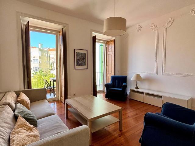 Apartamento T3 com varanda no centro de Lisboa