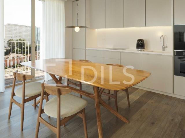 Apartamento T3 com varanda no novo empreendimento no campo G. 120m² Lumiar
