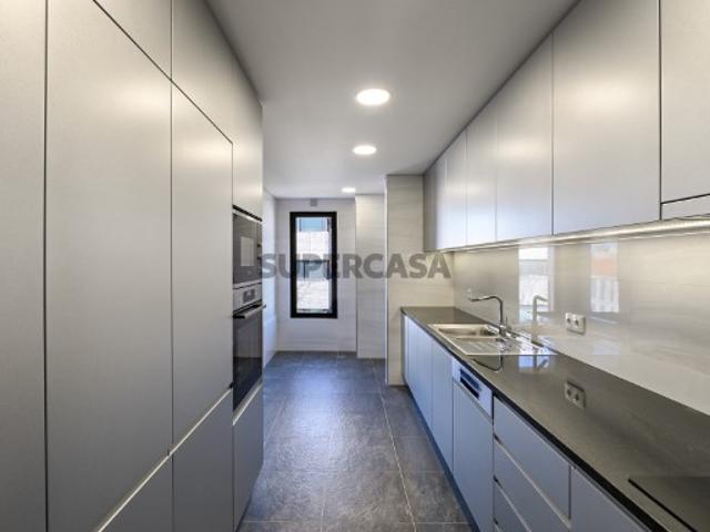 Apartamento T3 com varanda Porto