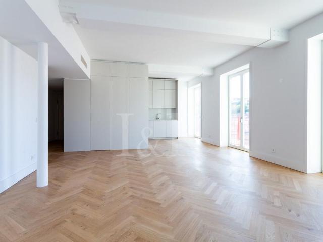 Apartamento T3 com varandas e estacionamento, localizado no. 123m² Beato