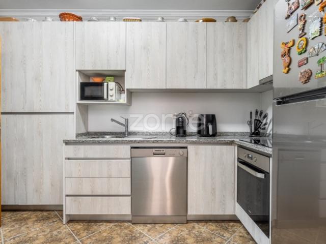 Apartamento T3 com Varandas e Garagem em Rio Tinto