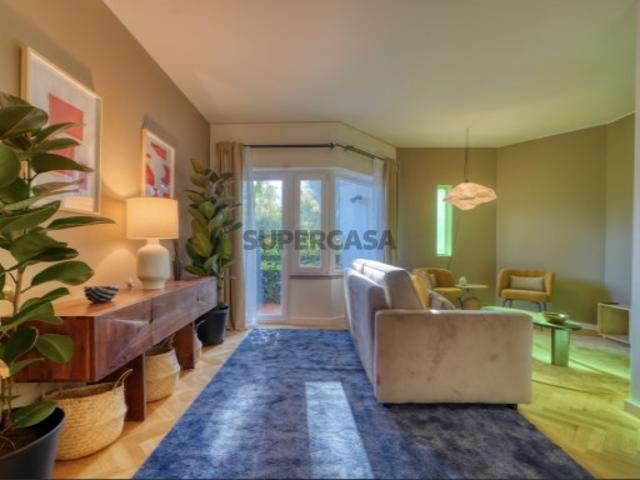 Apartamento T3 com varandas no Bairro do Rosário, Cascais