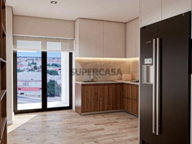 Apartamento T3 com varandas, suíte, garagem e acabamentos de excelência