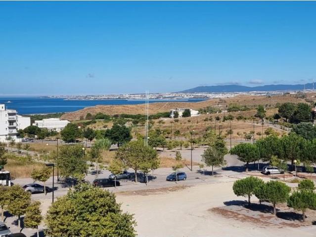 Apartamento T3, com varandas, parqueamento e arrecadação C. 90m² Caparica e Trafaria