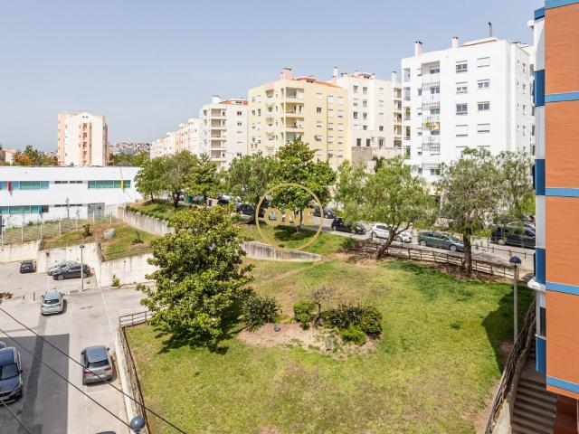 Apartamento T3 com Varandas Ramada Odivelas