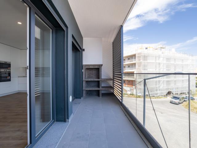 Apartamento T3 com Vista Desafogada à Cidade | Santo António dos Cavaleiros