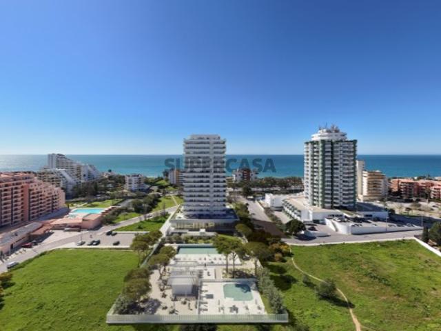 Apartamento T3 com vista mar numa zona de excelência na Praia da Rocha, Algarve