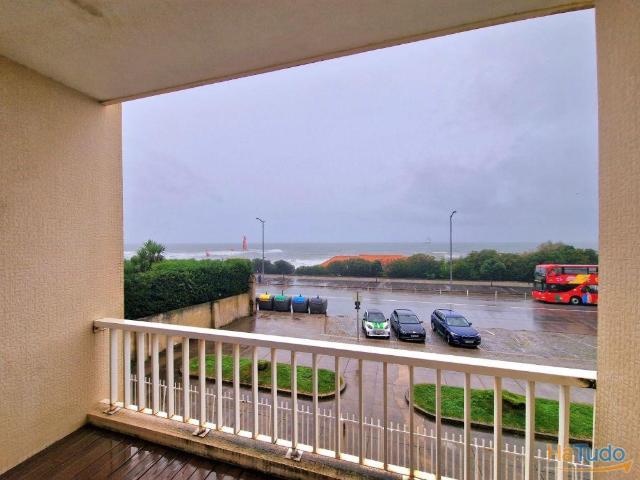 Apartamento T3 com Vista Mar na Foz do Porto | 26064066113