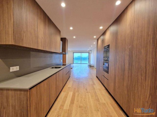 Apartamento T3 com Vista Mar na Foz do Porto | 26074066130