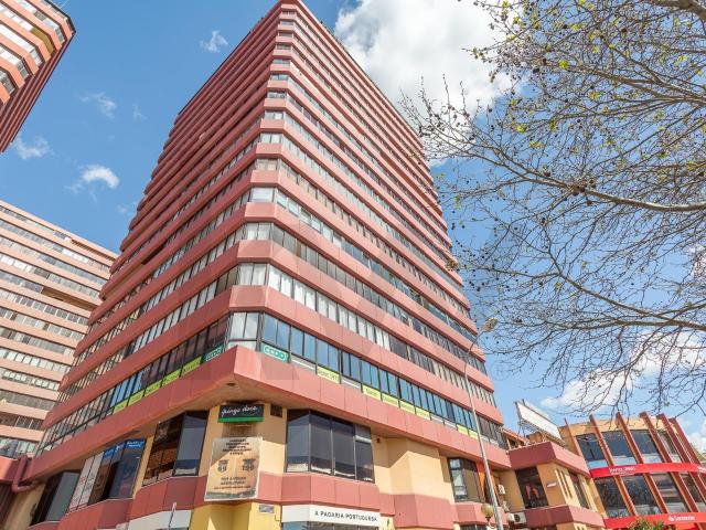 Apartamento T3 com vista mar nas Torres mais prestigiadas de Nova Oeiras