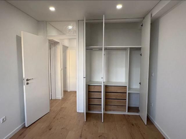 Apartamento T3 com vista mar nos Pinhais da Foz, Porto