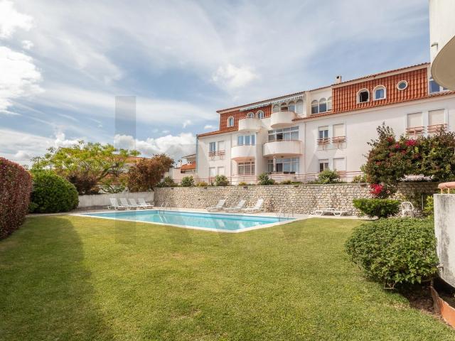 Apartamento T3 com Vista Mar e Box – A 6 min. da Estação e Praia – Estoril