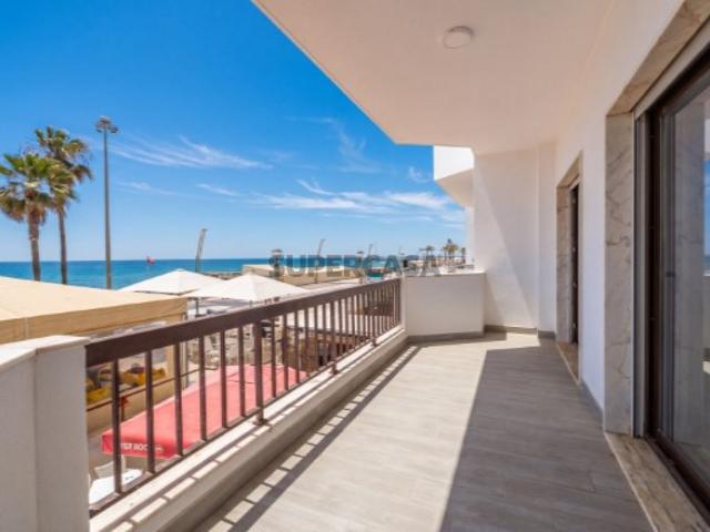 Apartamento T3 com Vista Mar e Totalmente Remodelado