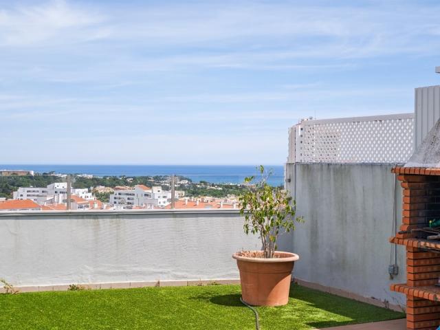 Apartamento T3 com vista mar e terraço 104m² Albufeira e Olhos de Água