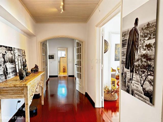 Apartamento T3 com Vista Mar, em Cascais