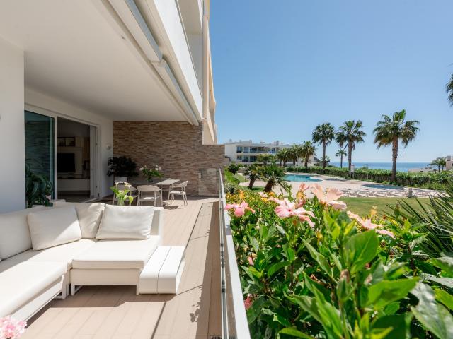 Apartamento T3 com vista mar para venda em Lagos