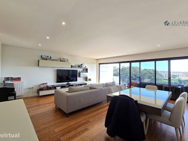 Apartamento T3 com vista mar