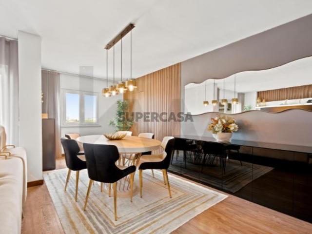 Apartamento T3 com Vista Rio Condomínio Fechado Varandas do Rio, Amora