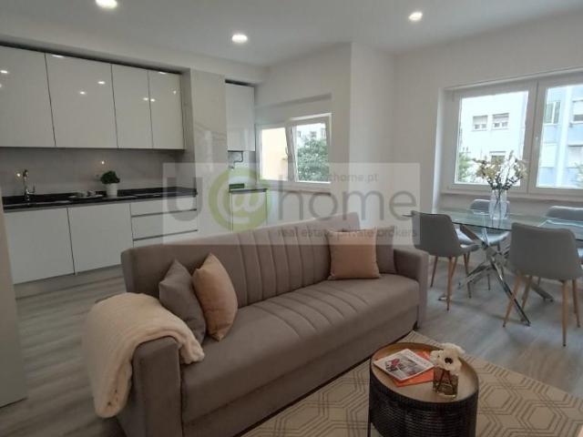 Apartamento T3 com vista rio e varanda, remodelado, mobilado. 0m² São Vicente