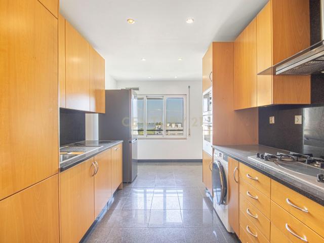 Apartamento T3 com vista rio em Parque das Nações
