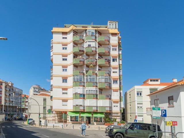 Apartamento T3 com Vista Rio em Santa Iria