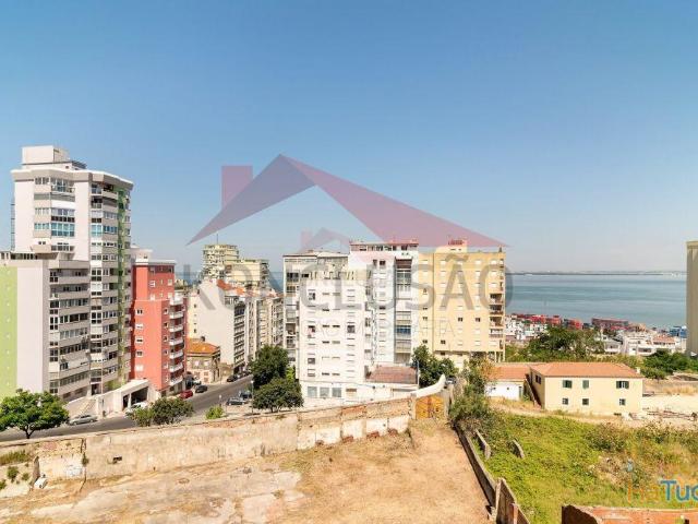 Apartamento T3 com Vista rio, estacionamento e arrecadação Calçada das Lages, Lisboa | 26084095436