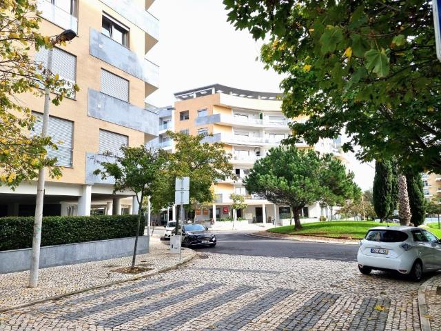 Apartamento T3, condomínio, varanda, Carcavelos 121m² Carcavelos e Parede