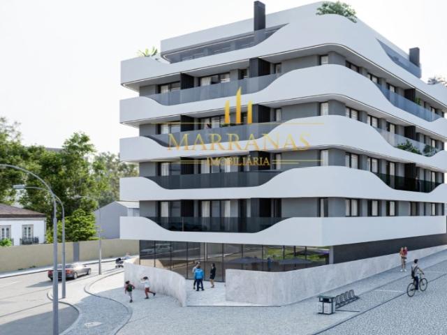 Apartamento T3 c/varanda