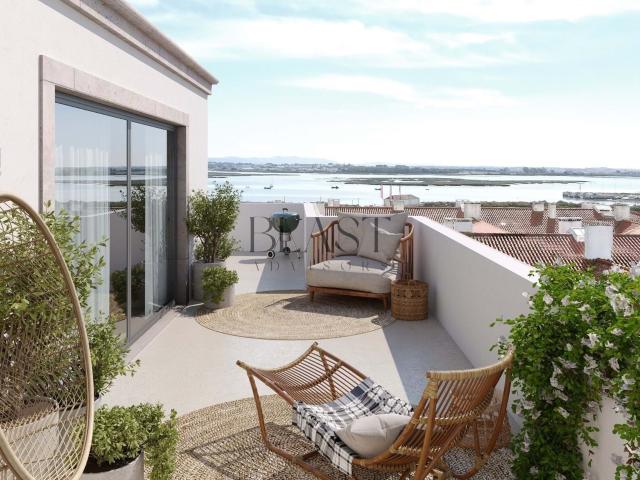 Apartamento T3 de 177,85 m2 com terraço junto ao Rio Tejo, em Montijo