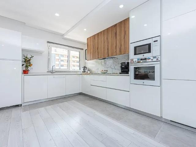 Apartamento T3 de 2023 na Avenida dos Ferroviários