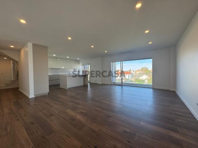 Apartamento duplex T3 de 256 m² em Alcochete