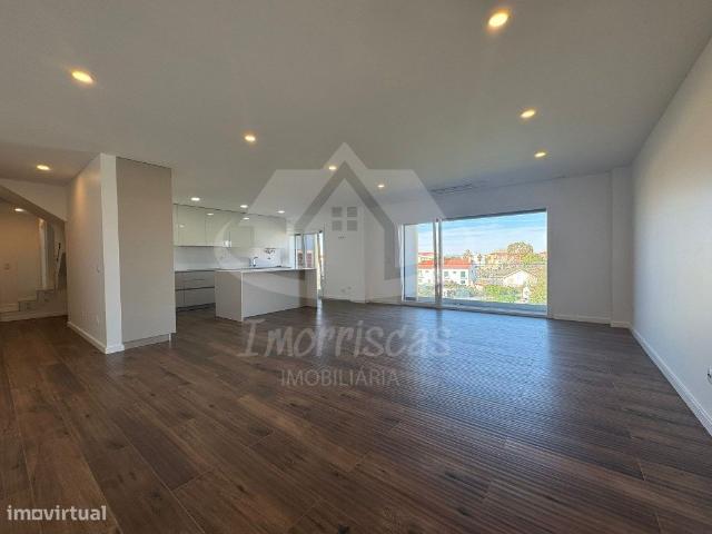 Apartamento duplex T3 de 256 m em Alcochete