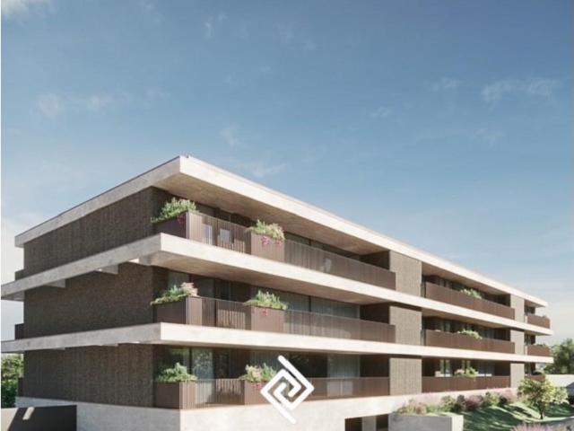 Apartamento T3 de alto luxo no Centro de Santa Maria da Feir. 140m² Feira