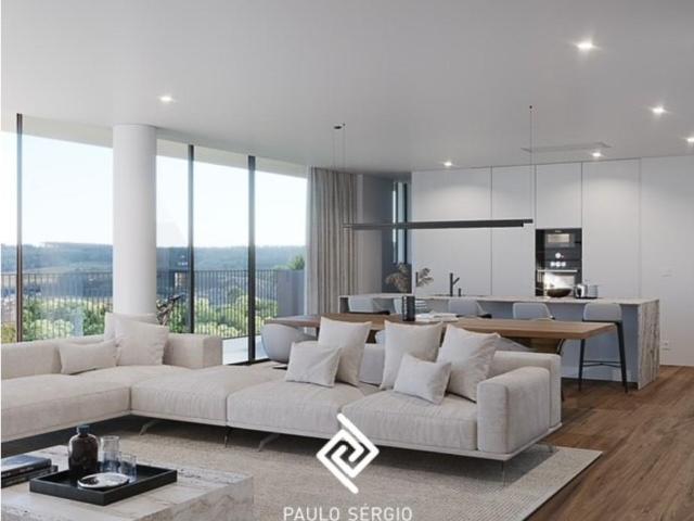 Apartamento T3 de alto luxo no Centro de Santa Maria da Feir. 154m² Feira
