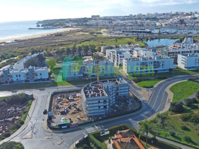 Apartamento T3 de Alto Padrão com Vista Mar Exclusividade e Conforto em Lagos