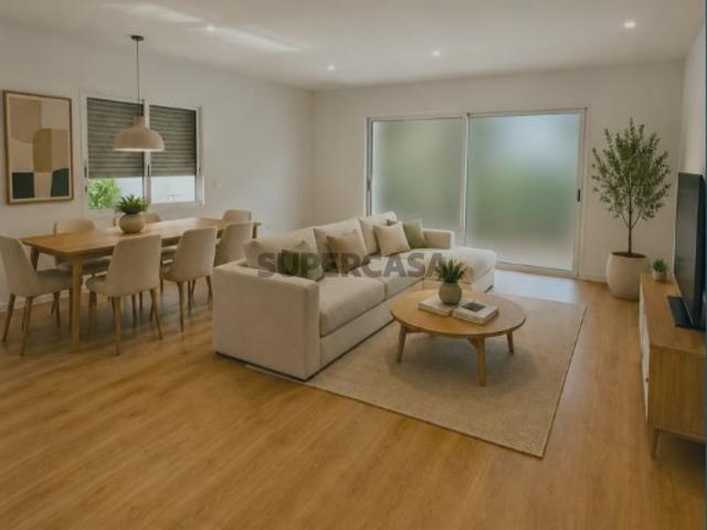 Apartamento T3 de construção nova, localizado na zona dos Parceiros, em Leiria