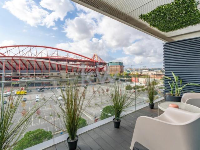 Apartamento T3 de Luxo no Prestigiado LUX TERRACE com Piscina