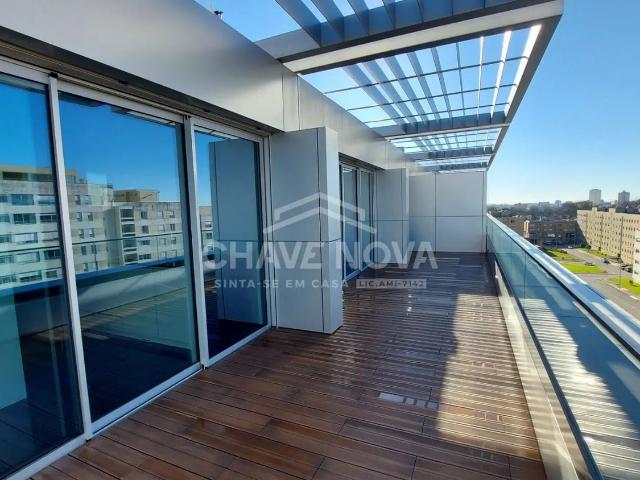 Apartamento T3 de luxo, novo. Montes Caulinos